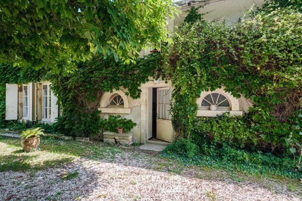 Maison de maître de style XIXe à 15 minutes de Niort