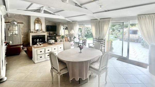 Maison à vendre 930 240 € Le Château-d'Oléron 9 p 218 m² DPE D