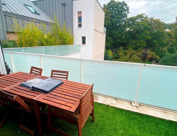 SURESNES - CENTRE VILLE/ PARC DU CHATEAU - APPARTEMENT 4 PIECES/ 3 CHAMBRES AVEC PARKING ET DOUBLE TERRASSE