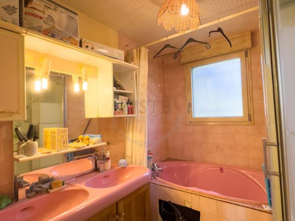 Maison individuelle de plain-pied de 110m2 sur 2735m2 de terrain