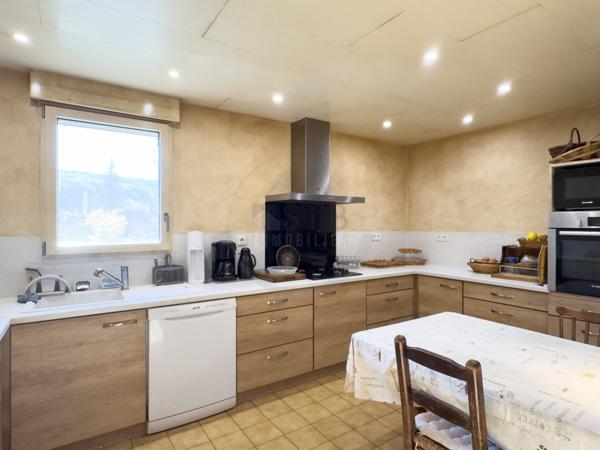 Maison individuelle de plain-pied de 110m2 sur 2735m2 de terrain