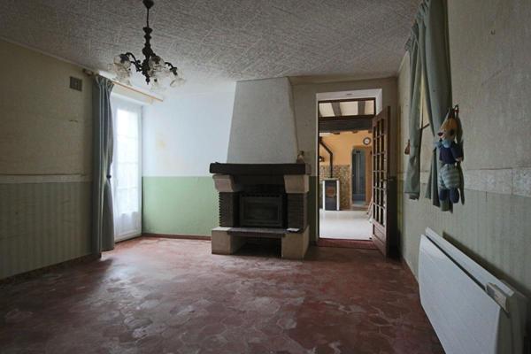 Maison en pierre avec fort potentiel d'aménagement à quelques minutes de Villers-Cotterêts