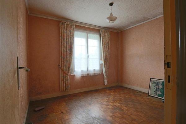 Maison en pierre avec fort potentiel d'aménagement à quelques minutes de Villers-Cotterêts
