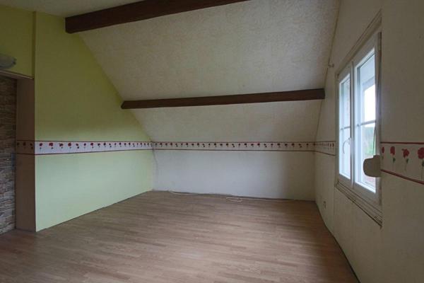 Maison en pierre avec fort potentiel d'aménagement à quelques minutes de Villers-Cotterêts