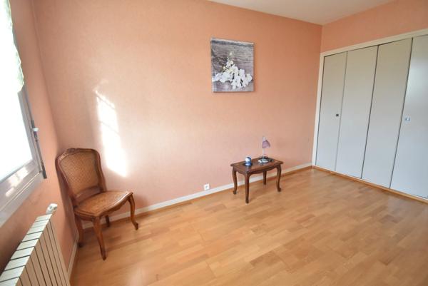 Grande Maison à vendre 6 pièces, 4 chambres, 2 s d'eau, 2 WC, garage et jardin ANGOULEME (16)