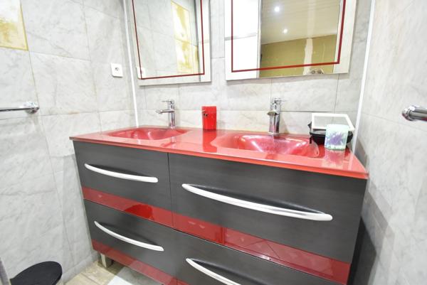 Grande Maison à vendre 6 pièces, 4 chambres, 2 s d'eau, 2 WC, garage et jardin ANGOULEME (16)