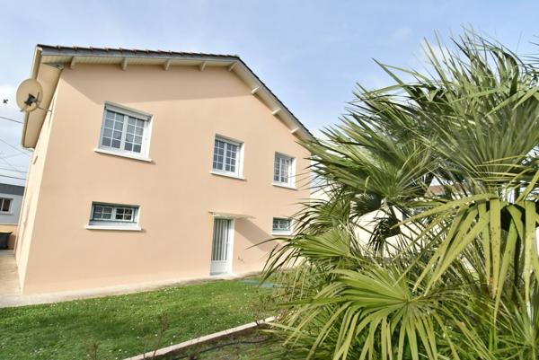 Grande Maison à vendre 6 pièces, 4 chambres, 2 s d'eau, 2 WC, garage et jardin ANGOULEME (16)