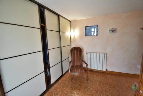 Grande Maison à vendre 6 pièces, 4 chambres, 2 s d'eau, 2 WC, garage et jardin ANGOULEME (16)
