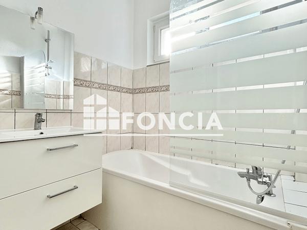 Location Appartement 3 pièces 69.9 m² - 62 RUE DE FRESCATY Montigny Les Metz 57950