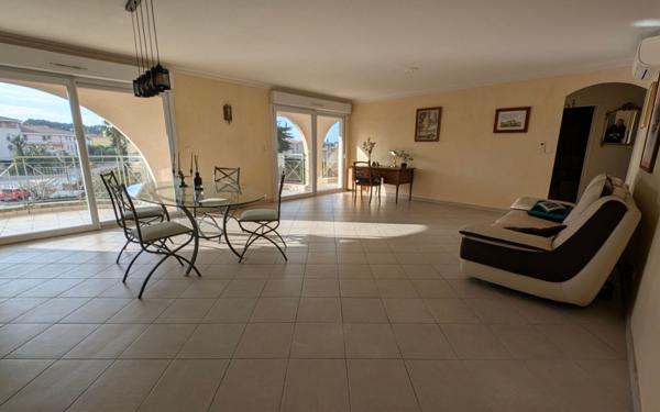 Appartement à vendre    3 pièces • 94,46 m2 Six-Fours-les-Plages
