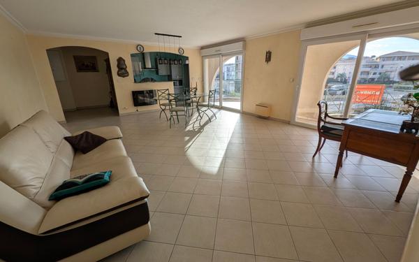Appartement à vendre    3 pièces • 94,46 m2 Six-Fours-les-Plages