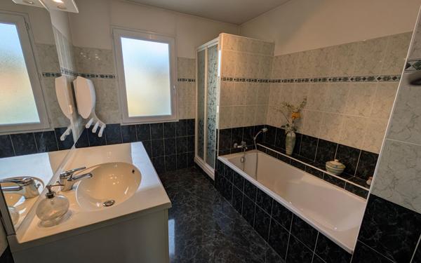 Appartement à vendre    3 pièces • 94,46 m2 Six-Fours-les-Plages