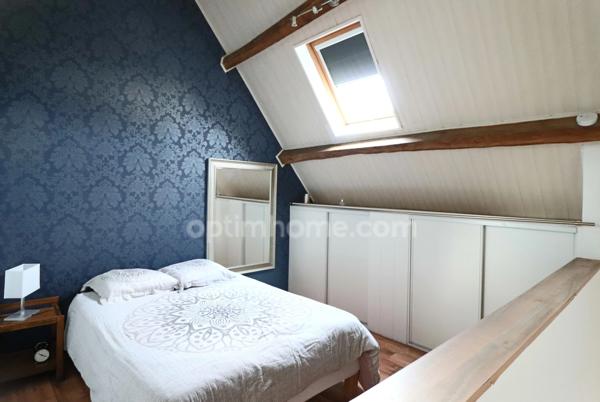 Maison 9 pièces avec jardin, garage et dépendance
