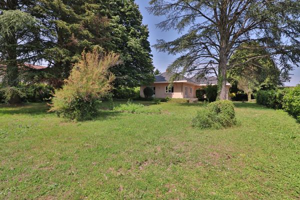 Maison Francheville 8 pièces 156 m2 5 chambres sur un grand terrain de 1790m²