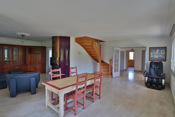 Maison Francheville 8 pièces 156 m2 5 chambres sur un grand terrain de 1790m²