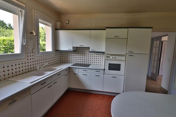 Maison Francheville 8 pièces 156 m2 5 chambres sur un grand terrain de 1790m²