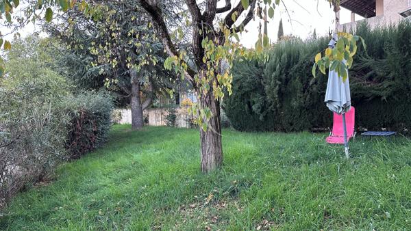 VILLA COMPOSEE D UN T4 ET T2 AVEC TERRASSES JARDIN GARAGE ET CAVE A MANOSQUE