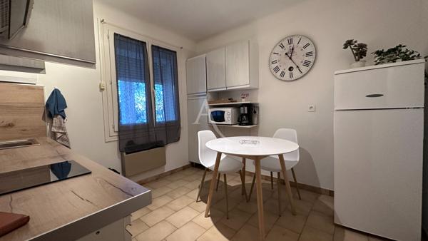 VILLA COMPOSEE D UN T4 ET T2 AVEC TERRASSES JARDIN GARAGE ET CAVE A MANOSQUE
