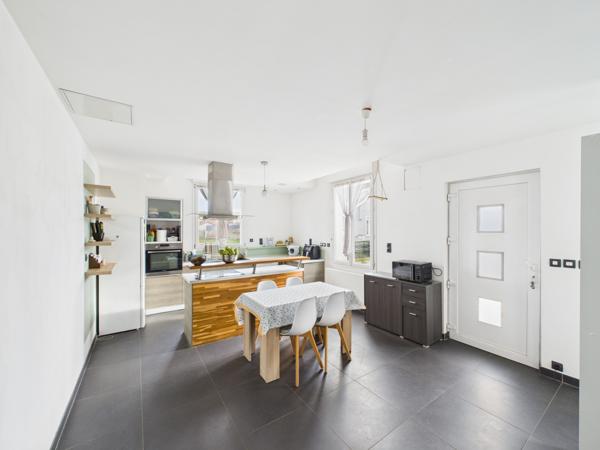 Maison 5 pièces - 92 m² Exclusivité efficity