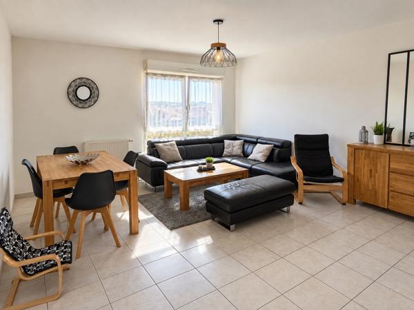 APPARTEMENT 3 CHAMBRES AVEC TERRASSE ET GARAGE