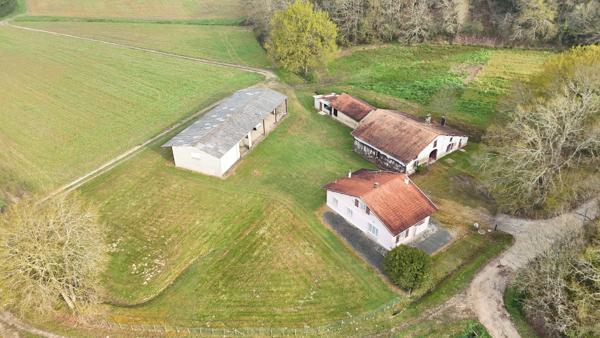 À vendre - Ferme, 5 pièces située à Pouillon (40350)