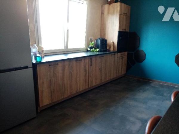 versant sud , jolie vue , pavillon traditionnel de 138,91 m² sur terrain de 668 m²