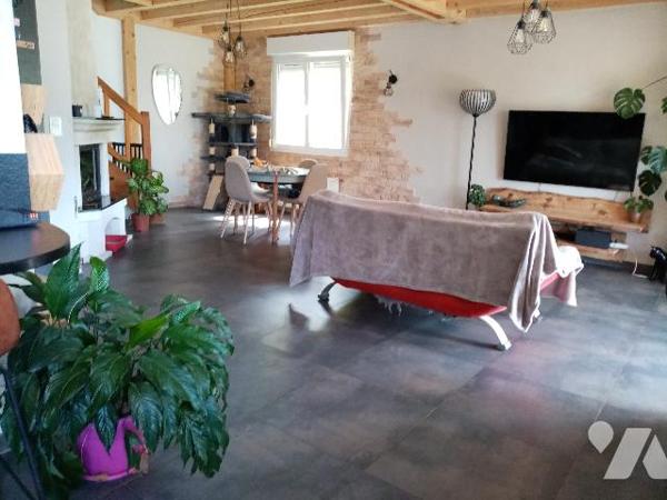 versant sud , jolie vue , pavillon traditionnel de 138,91 m² sur terrain de 668 m²