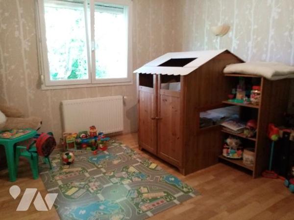 versant sud , jolie vue , pavillon traditionnel de 138,91 m² sur terrain de 668 m²