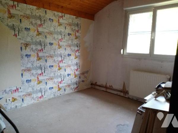 versant sud , jolie vue , pavillon traditionnel de 138,91 m² sur terrain de 668 m²