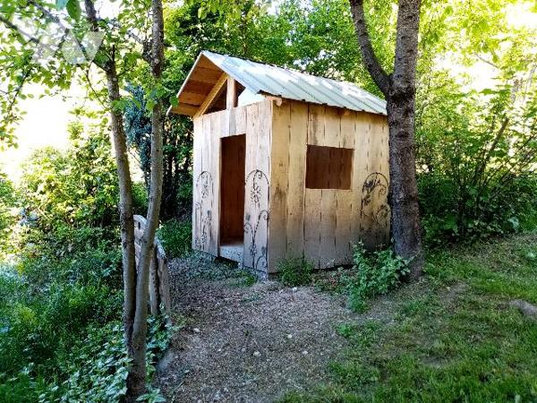 versant sud , jolie vue , pavillon traditionnel de 138,91 m² sur terrain de 668 m²