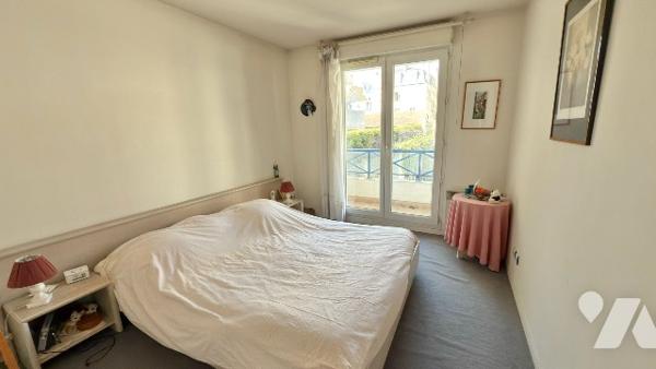 Appartement traversant de type 3 avec terrasse et balcon - Box fermé en sous-sol