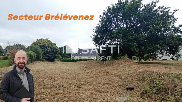 Terrain constructible à Brélevenez