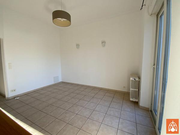 Appartement T3 , terrasse & stationnement - Salon De Provence Salon de provence
