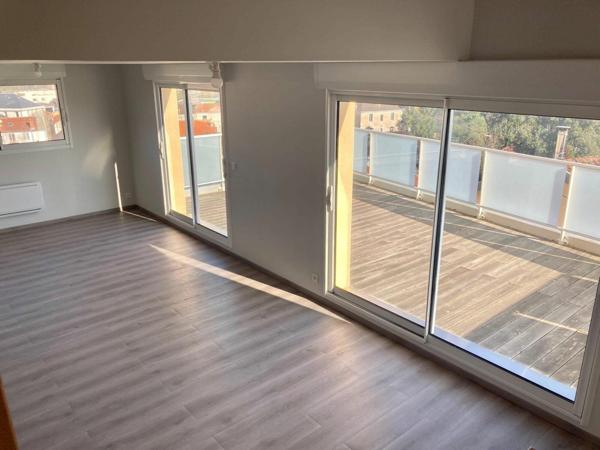 Appartement à louer    4 pièces •  Boulazac