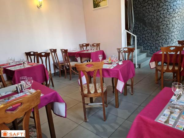 Fonds de commerce d'un restaurant réputé, bar, idéalement situé en face de monuments historiques classés