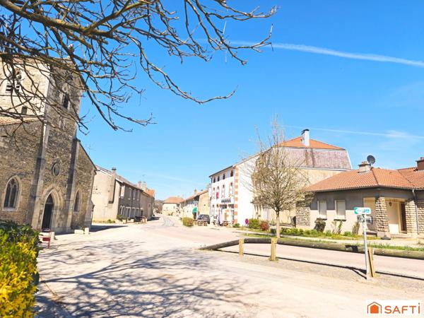 Fonds de commerce d'un restaurant réputé, bar, idéalement situé en face de monuments historiques classés