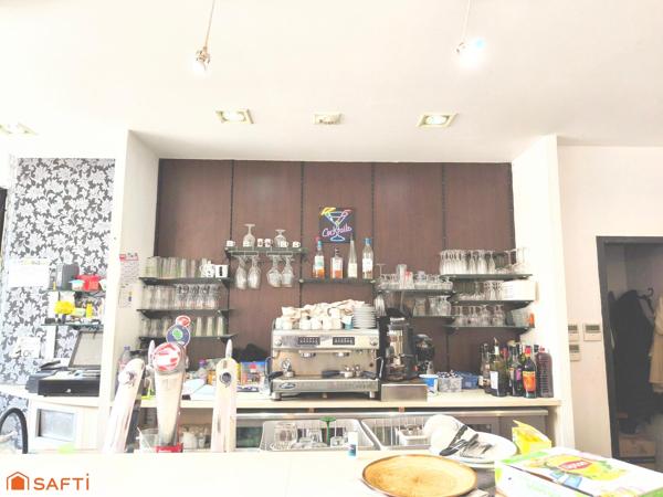 Fonds de commerce d'un restaurant réputé, bar, idéalement situé en face de monuments historiques classés