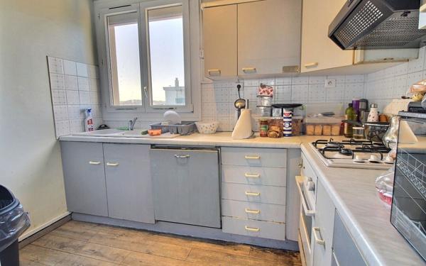 Appartement à vendre    3 pièces • 49 m2 Marseille 10