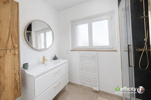 Appartement
         2 pièces
        - 41 m² 339 900 € *