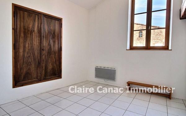 Appartement à louer    3 pièces •  Saint-Sulpice-la-Pointe