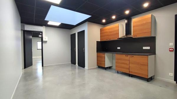 Bureau Artigues-près-Bordeaux 45 m²