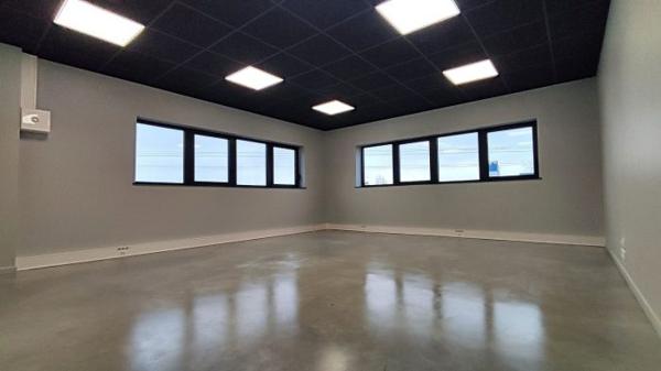 Bureau Artigues-près-Bordeaux 45 m²