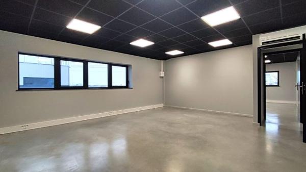 Bureau Artigues-près-Bordeaux 45 m²