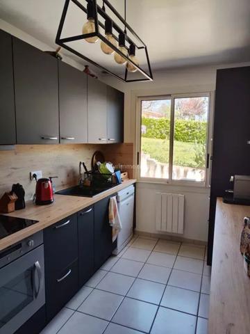 Location                                                      Maison
                        
                     6 pièces                      97 m2                     à Aiglun