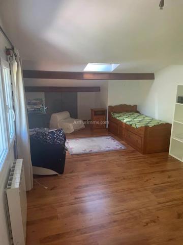 Location                                                      Maison
                        
                     6 pièces                      97 m2                     à Aiglun