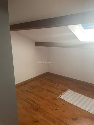 Location                                                      Maison
                        
                     6 pièces                      97 m2                     à Aiglun