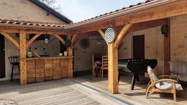 Maison lumineuse avec piscine et terrain d’1 hectare proche Bergerac