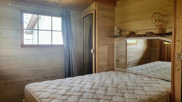 Maison lumineuse avec piscine et terrain d’1 hectare proche Bergerac