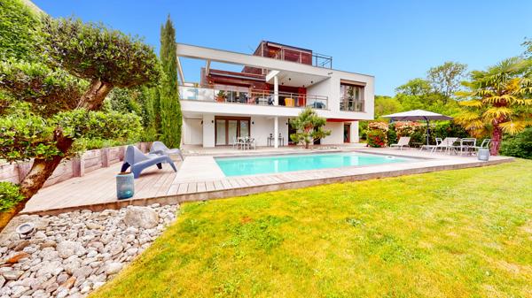 Maison Argonay 8 pièce(s) 219 m2