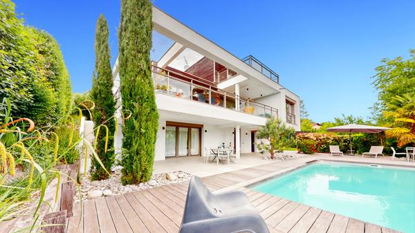 Maison Argonay 8 pièce(s) 219 m2